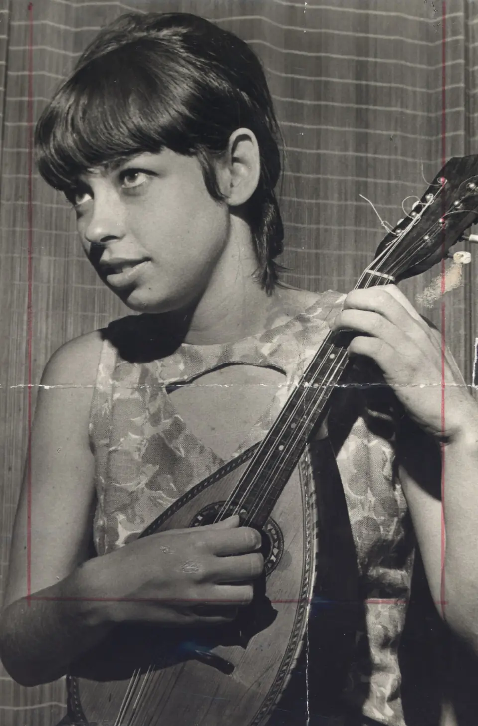 Nara Leão com o violão, dezembro de 1964