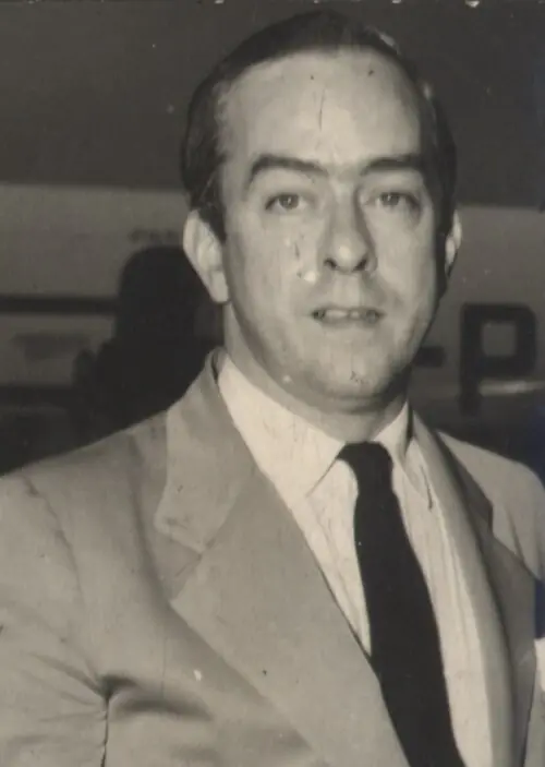 Vinicius de Moraes, autor da letra de “Chega de saudade”, em 1960