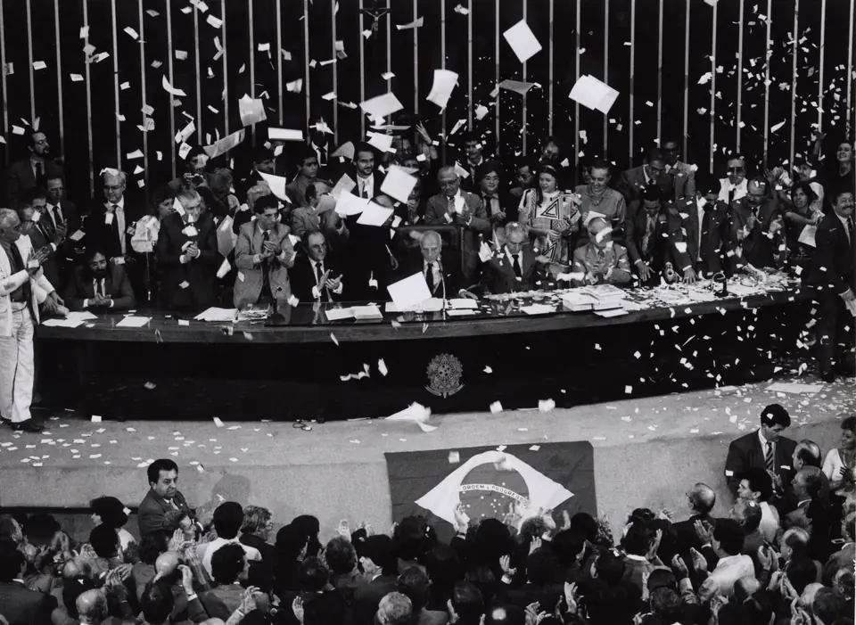 Vista geral do plenário da Câmara na sessão de promulgação, 5 de outubro de 1988