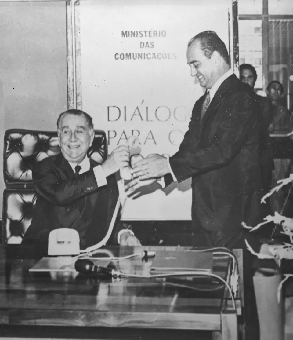 O presidente Emílio Garrastazu Médici em cerimônia oficial em Brasília, em 1973; Fundo Agência Nacional