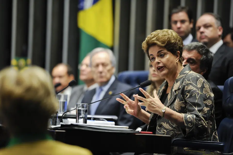 Dilma Rousseff responde aos senadores no plenário do Senado, em 29/08/2016, na fase final do julgamento