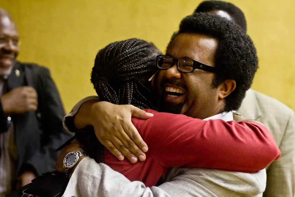 O STF julga a constitucionalidade das cotas raciais da UnB (26/04/2012), meses antes da Lei de Cotas