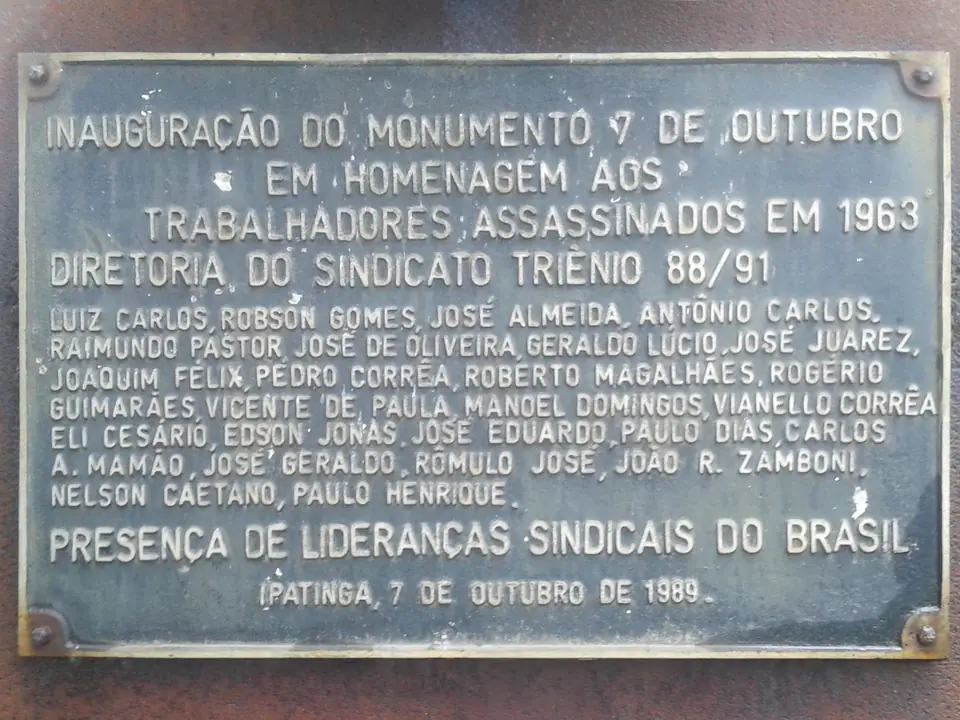 Placa de inauguração do Monumento 7 de Outubro, Ipatinga (MG), 2016