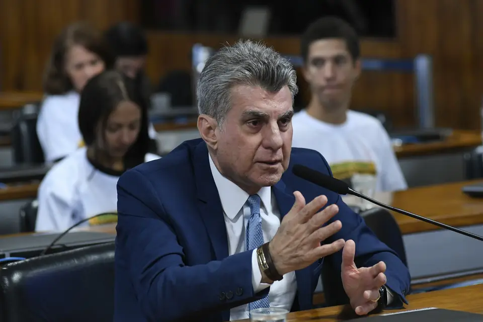 Audiência da Comissão de Direitos Humanos do Senado pelos dez anos da Emenda Constitucional 72; à bancada, o ex-senador Romero Jucá, relator da PEC (17/04/2023)