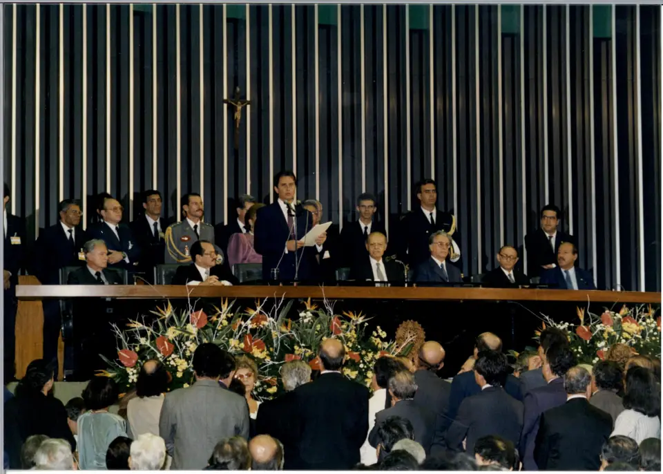 Collor faz o discurso de posse no Congresso, 15 de março de 1990, véspera do anúncio do plano
