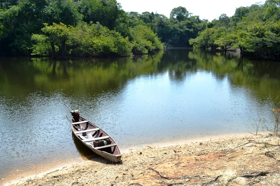 Lago do Moura, onde ficam comunidades quilombolas do rio Trombetas, Oriximiná (PA), outubro de 2014