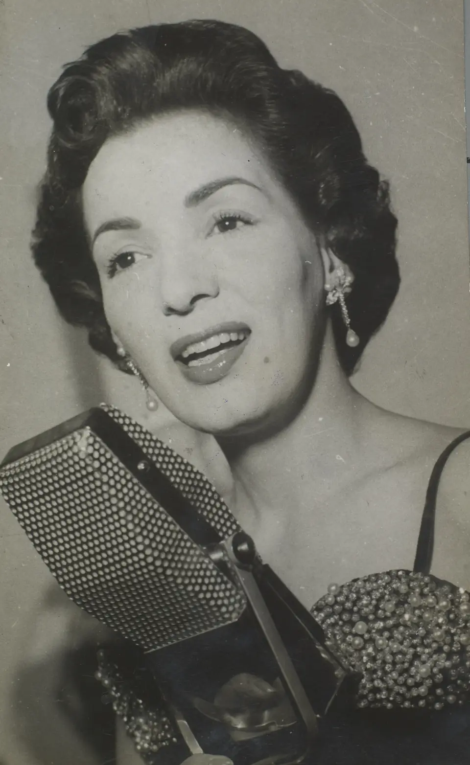 Emilinha Borba, cantora da Rádio Nacional, em 1957