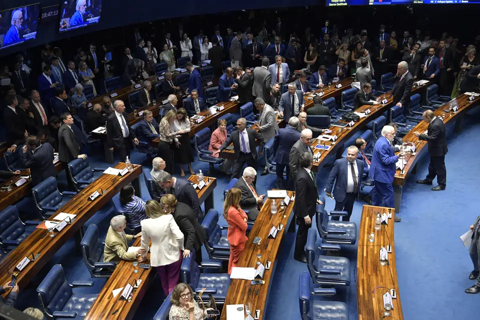 O plenário do Senado na votação da PEC 45/2019, a reforma tributária, em 08/11/2023