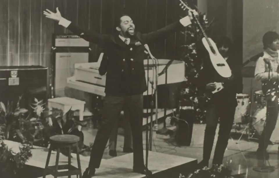 Gilberto Gil no palco, fim dos anos 1960